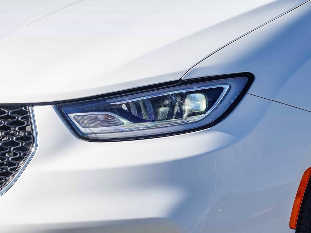 Thumbnail: 2024 Chrysler Pacifica - 19