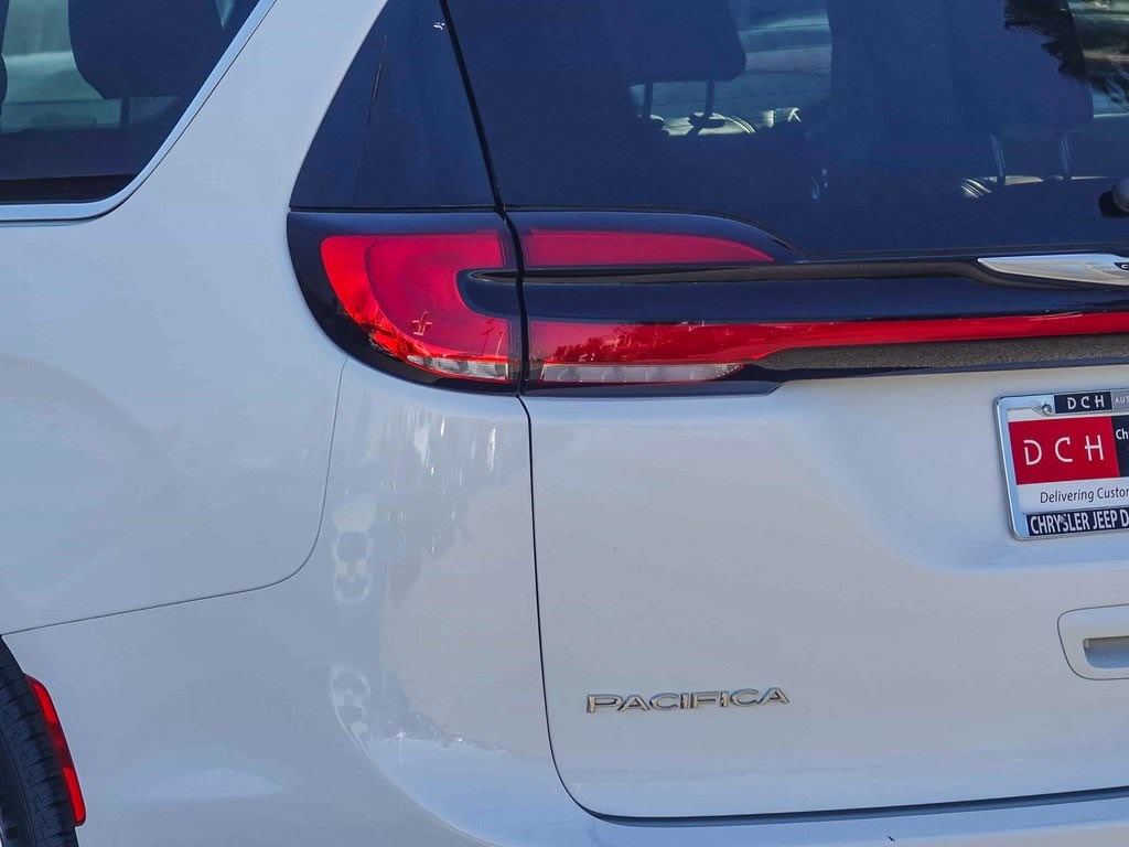 Thumbnail: 2024 Chrysler Pacifica - 18
