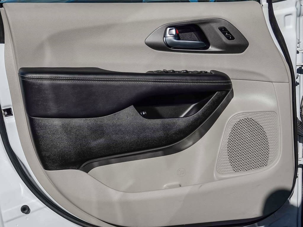 Thumbnail: 2024 Chrysler Pacifica - 23