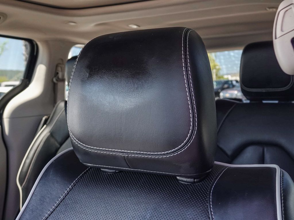 Thumbnail: 2023 Chrysler Pacifica - 24