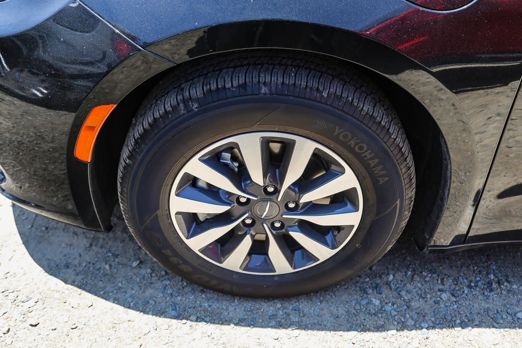 Thumbnail: 2024 Chrysler Pacifica - 13