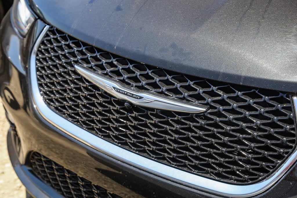 Thumbnail: 2024 Chrysler Pacifica - 17