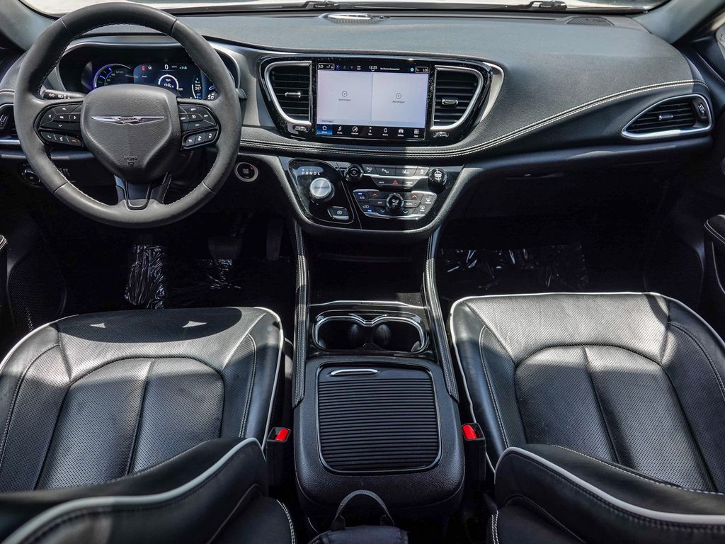 Thumbnail: 2024 Chrysler Pacifica - 2