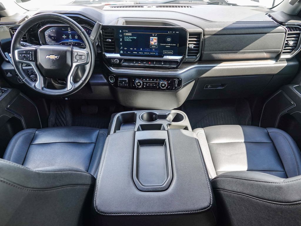 Thumbnail: 2024 Chevrolet Silverado 2500 - 2