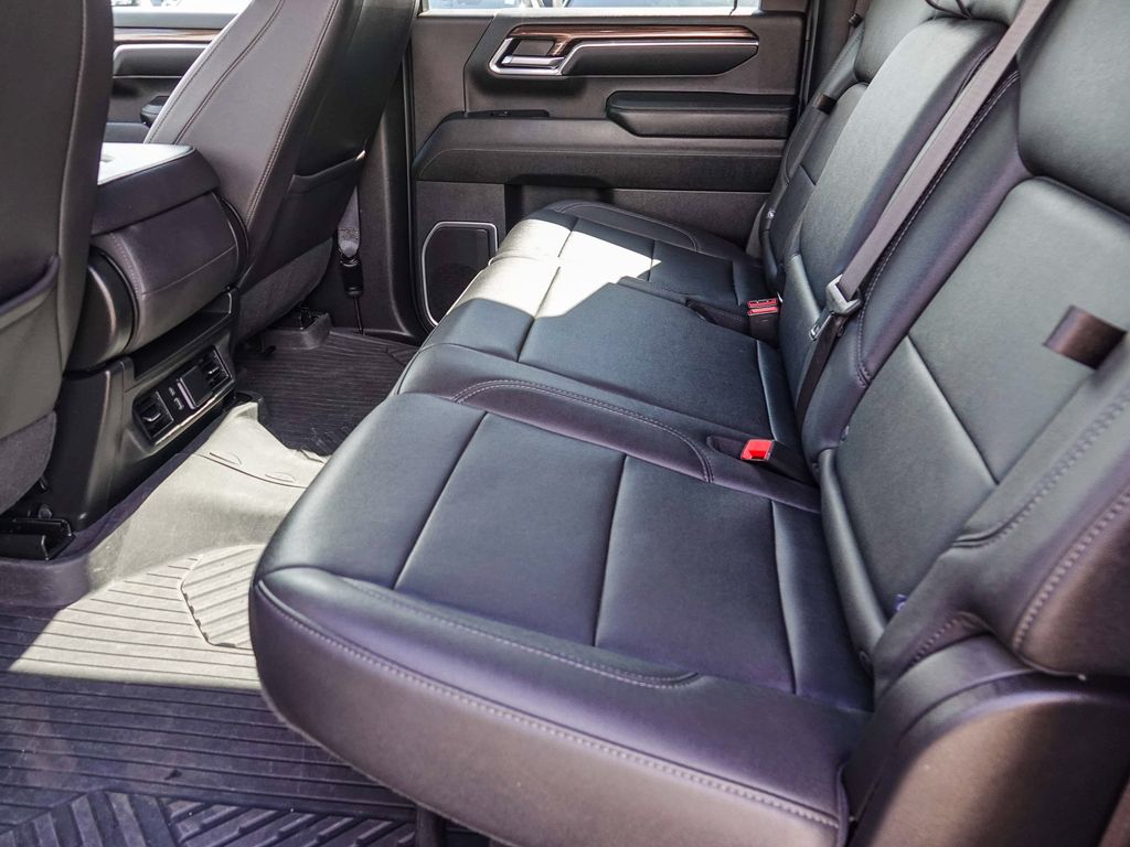 Thumbnail: 2024 Chevrolet Silverado 2500 - 10