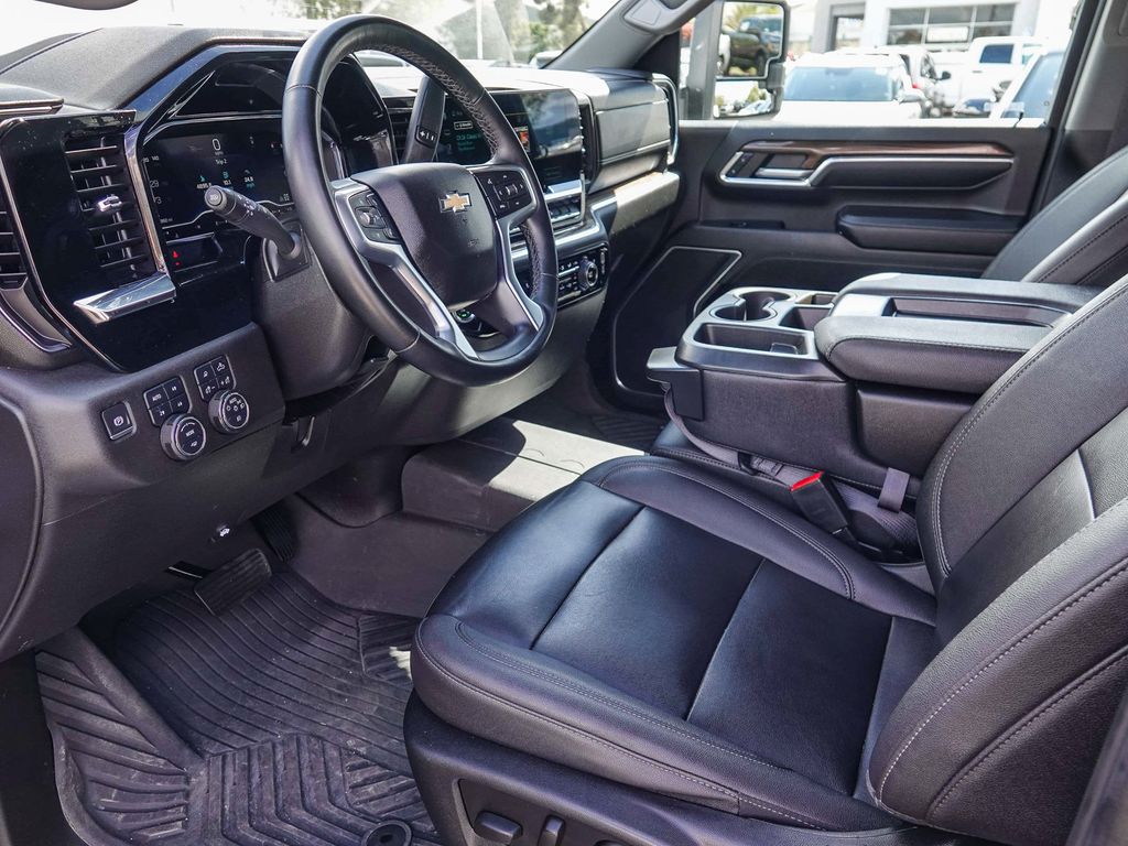 Thumbnail: 2024 Chevrolet Silverado 2500 - 9