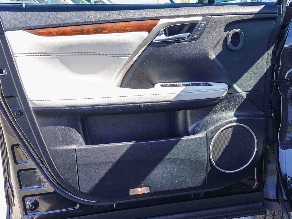 Thumbnail: 2017 Lexus RX - 23