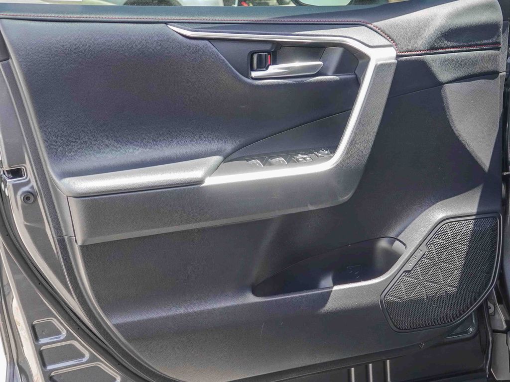 Thumbnail: 2023 Toyota RAV4 - 23