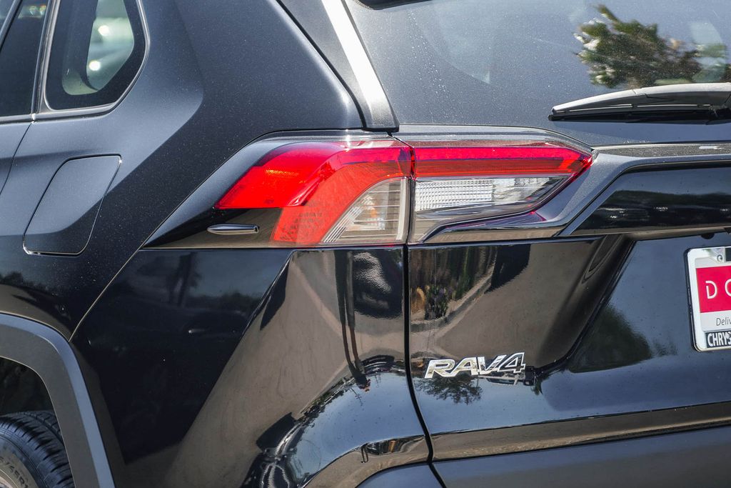 Thumbnail: 2020 Toyota RAV4 - 19