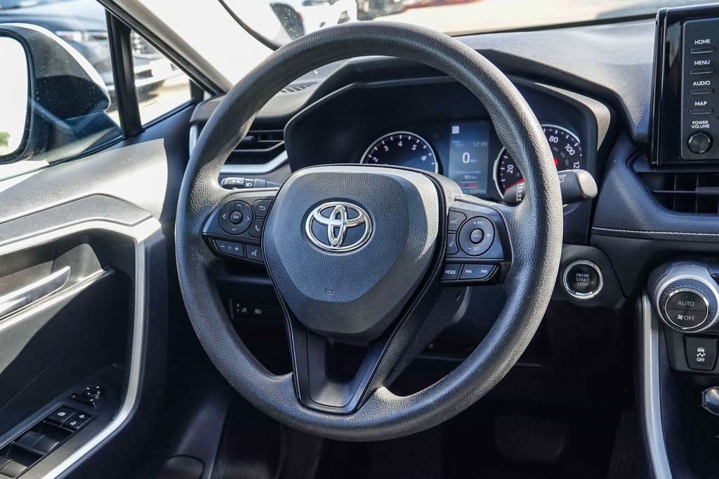 2021 Toyota RAV4 XLE 8