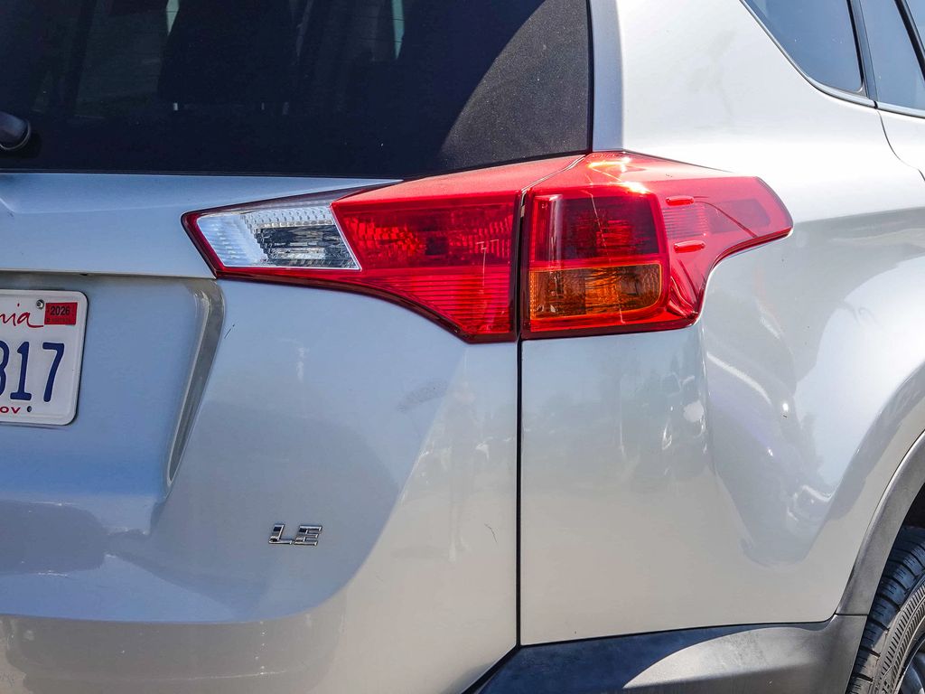 Thumbnail: 2014 Toyota RAV4 - 12