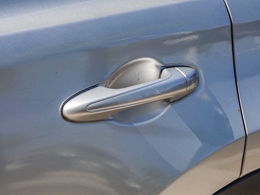 Thumbnail: 2014 Toyota RAV4 - 20