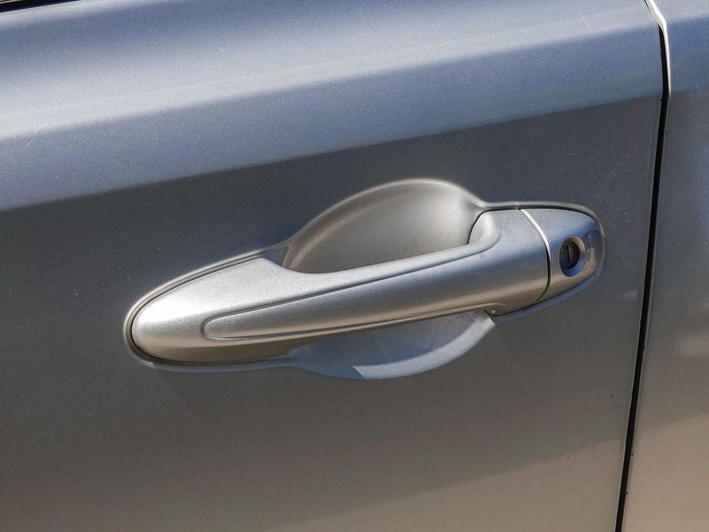 Thumbnail: 2014 Toyota RAV4 - 19