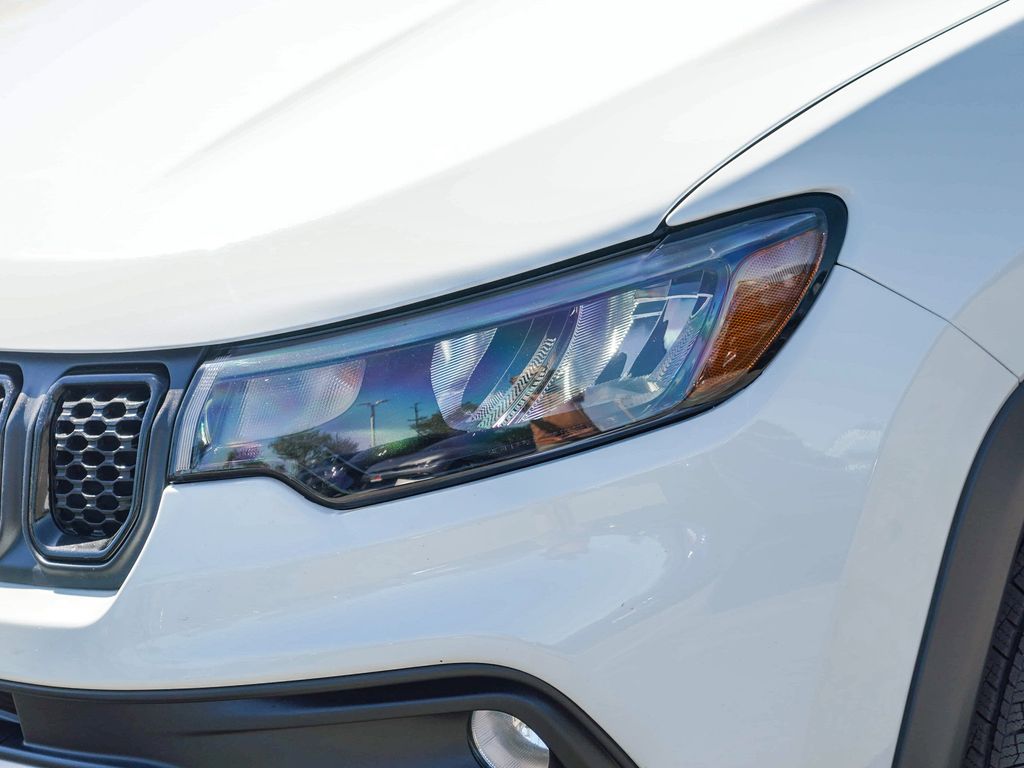 Thumbnail: 2023 Jeep Compass - 20