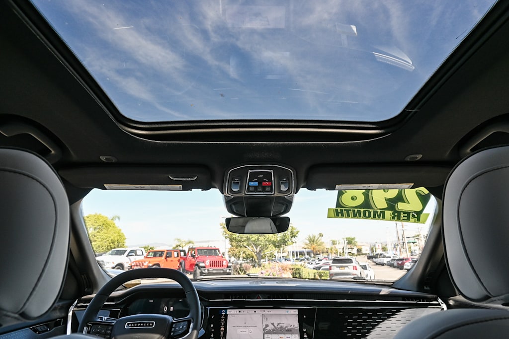 Thumbnail: 2025 Jeep Wagoneer S - 26