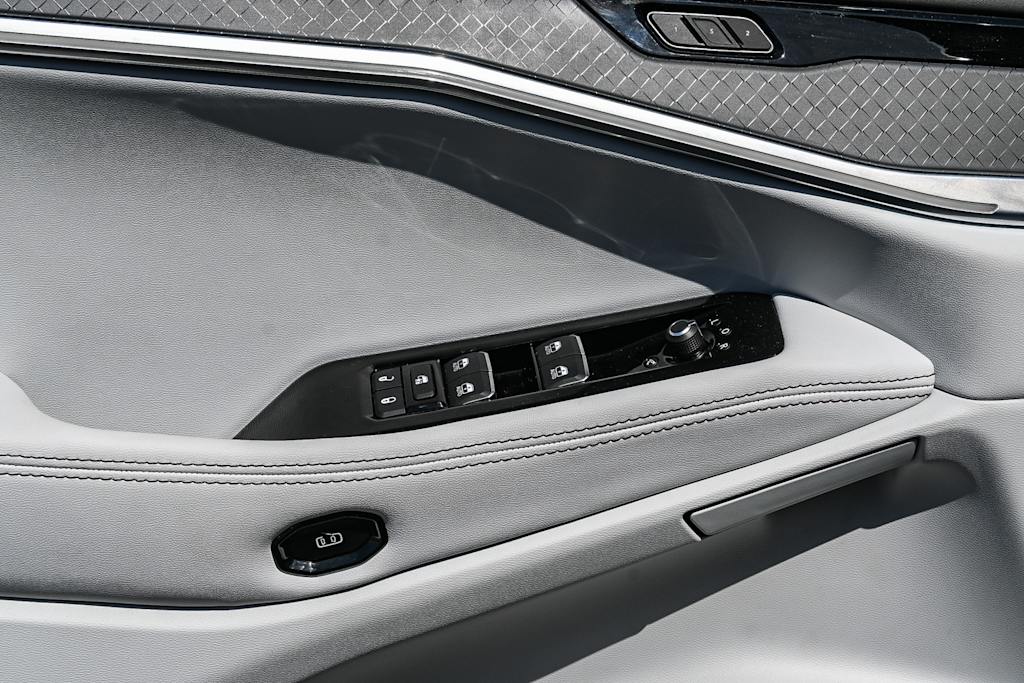 Thumbnail: 2025 Jeep Wagoneer S - 31