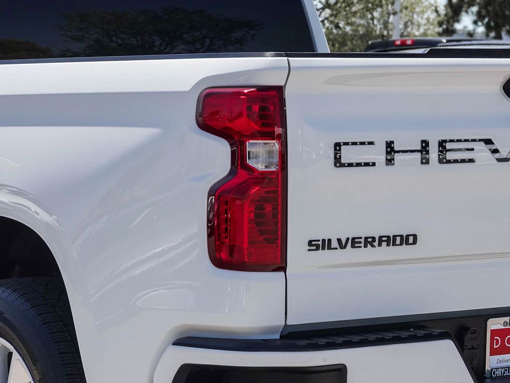Thumbnail: 2022 Chevrolet Silverado 1500 - 19