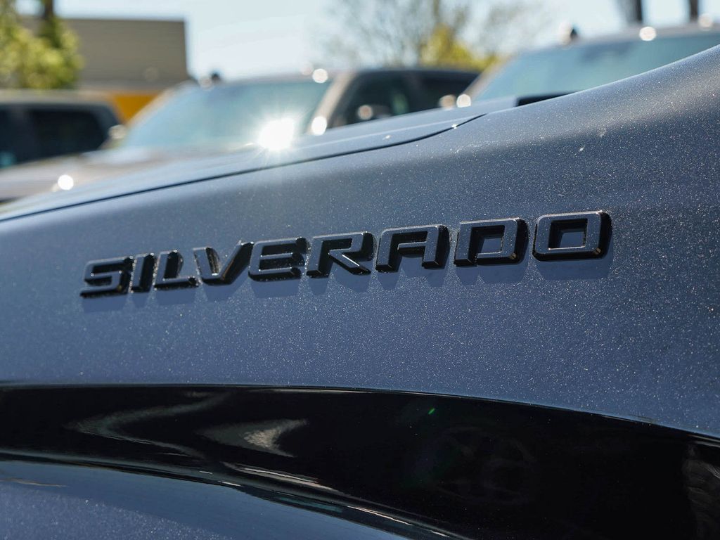 Thumbnail: 2022 Chevrolet Silverado 1500 - 6