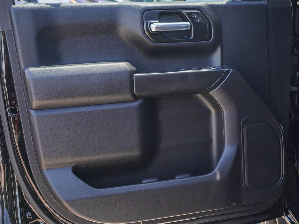 Thumbnail: 2022 Chevrolet Silverado 1500 - 23
