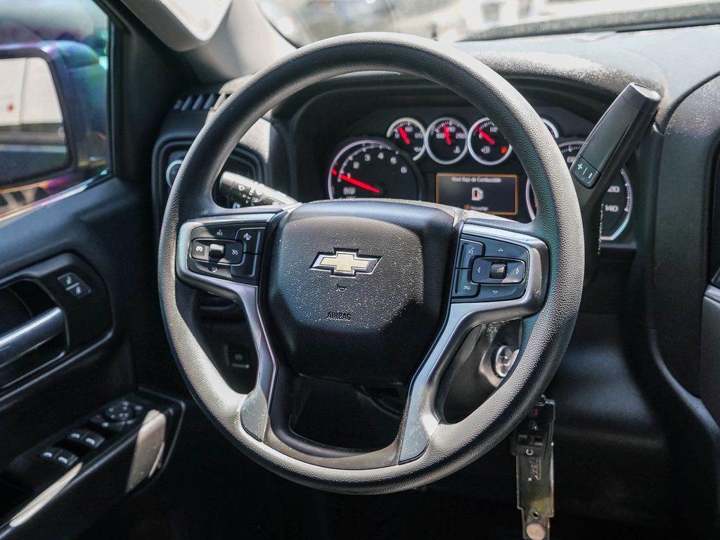 Thumbnail: 2022 Chevrolet Silverado 1500 - 9