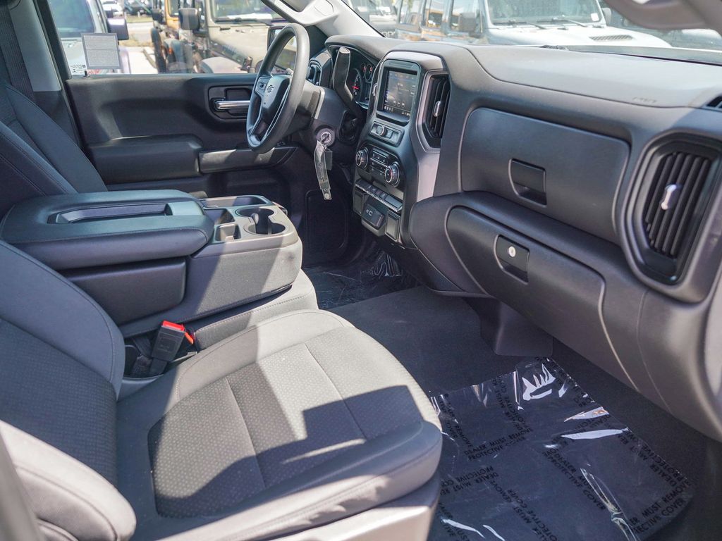 Thumbnail: 2021 Chevrolet Silverado 1500 - 12
