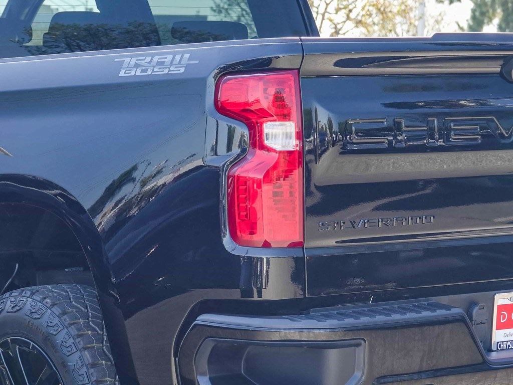 Thumbnail: 2025 Chevrolet Silverado 1500 - 18