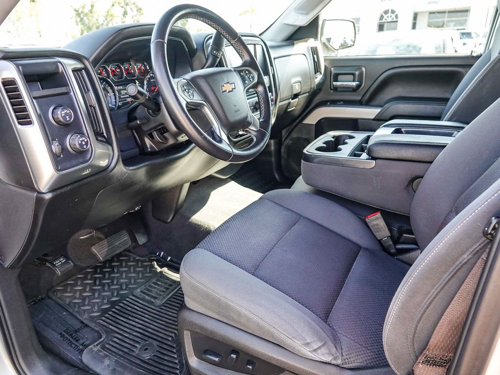 Thumbnail: 2018 Chevrolet Silverado 1500 - 12
