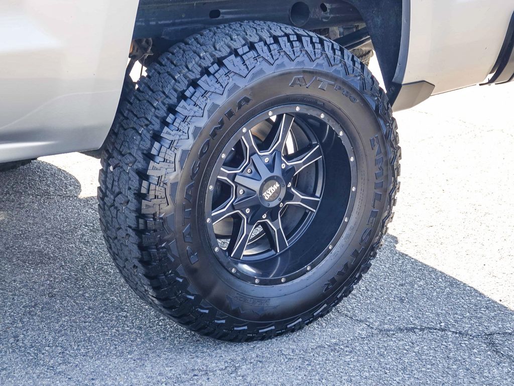 Thumbnail: 2018 Chevrolet Silverado 1500 - 20