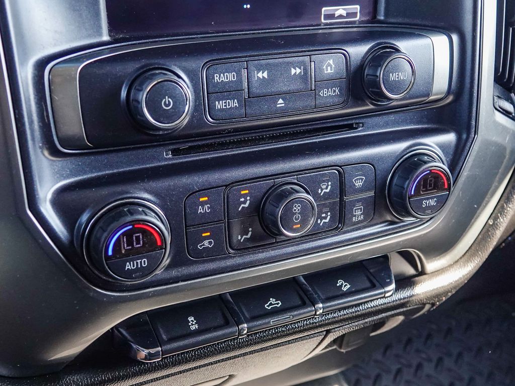 Thumbnail: 2018 Chevrolet Silverado 1500 - 25