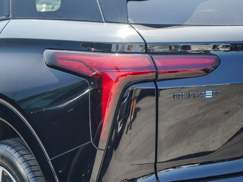 Thumbnail: 2024 Chevrolet Blazer EV - 17