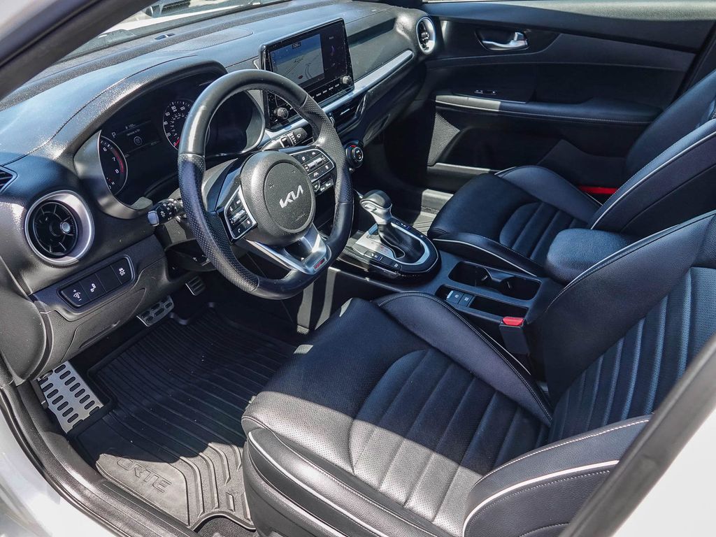 Thumbnail: 2023 Kia Forte - 10