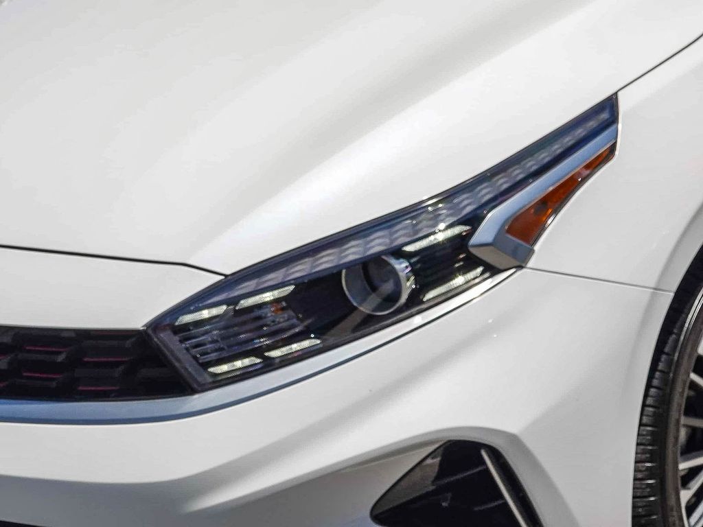 Thumbnail: 2023 Kia Forte - 20