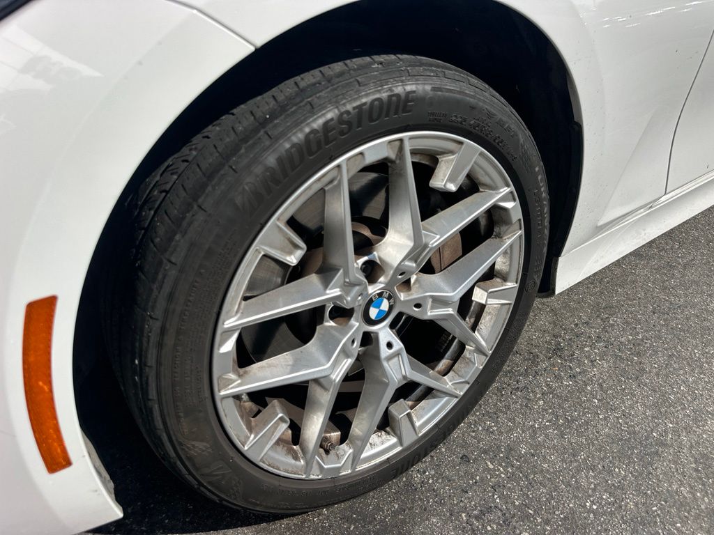 Thumbnail: 2025 BMW 3 Series - 3