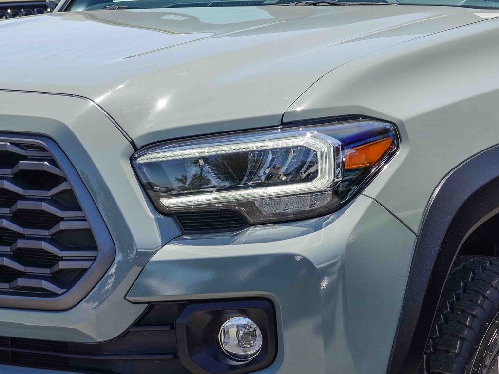 Thumbnail: 2023 Toyota Tacoma - 21