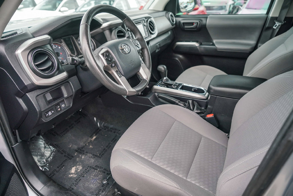 Thumbnail: 2019 Toyota Tacoma - 10