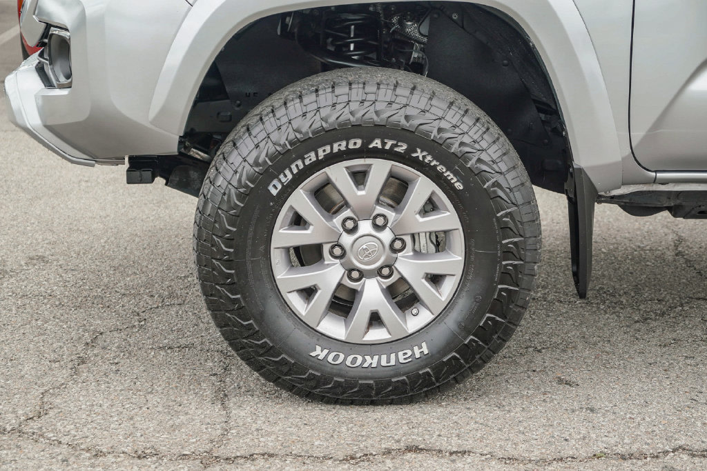 Thumbnail: 2019 Toyota Tacoma - 6