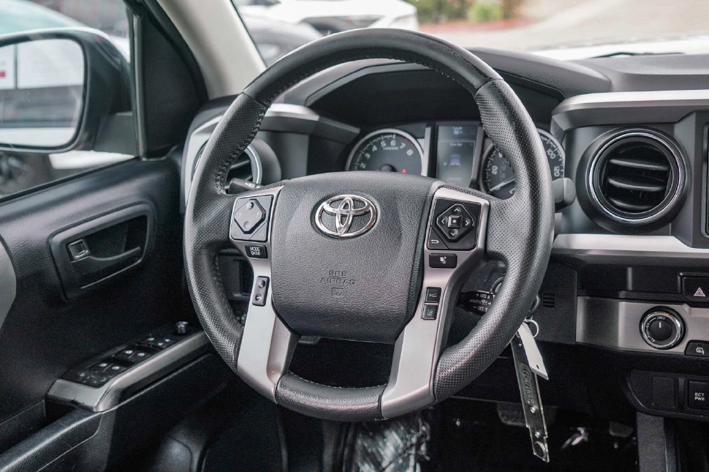 Thumbnail: 2019 Toyota Tacoma - 8