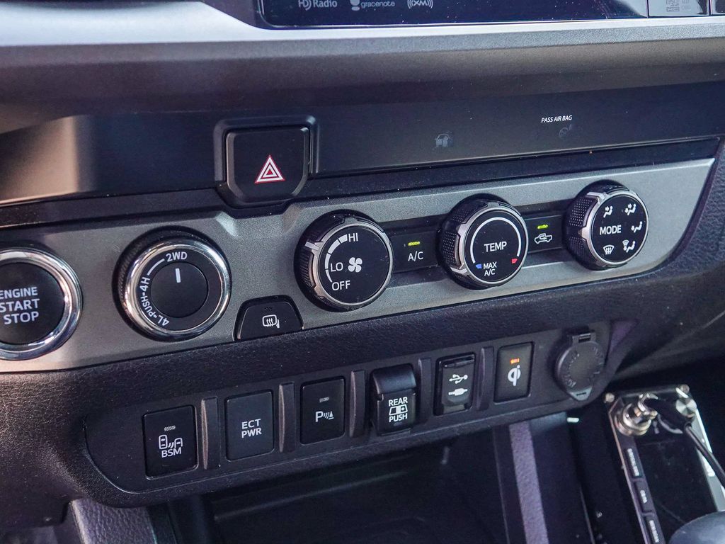 Thumbnail: 2019 Toyota Tacoma - 26