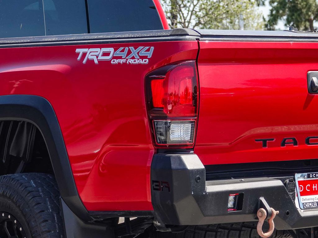 Thumbnail: 2019 Toyota Tacoma - 20