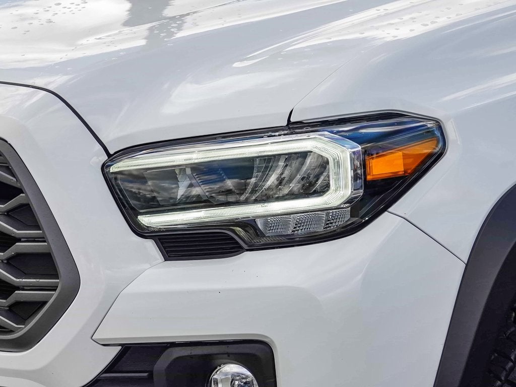 Thumbnail: 2023 Toyota Tacoma - 20