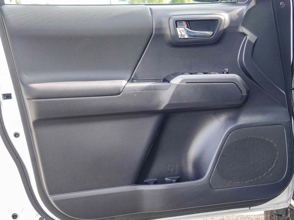 Thumbnail: 2023 Toyota Tacoma - 23