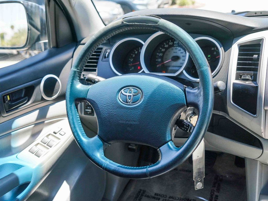 Thumbnail: 2008 Toyota Tacoma - 8
