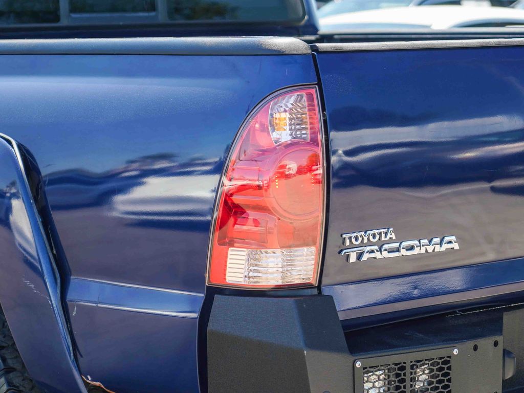 Thumbnail: 2008 Toyota Tacoma - 18