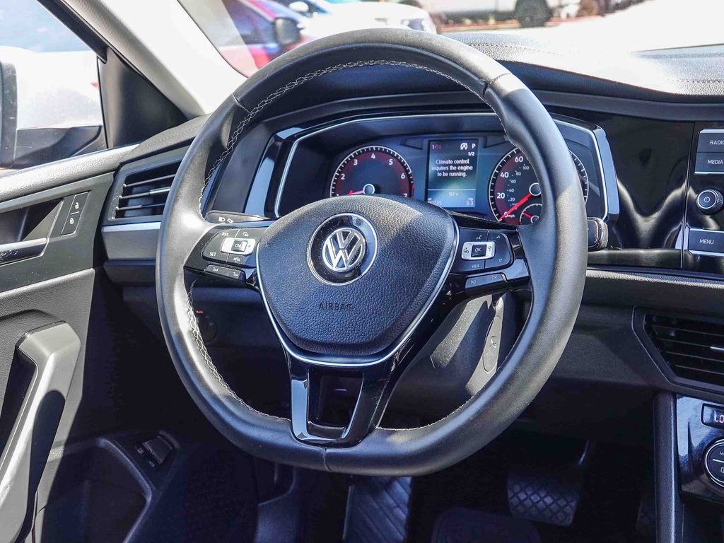 Thumbnail: 2021 Volkswagen Jetta - 8