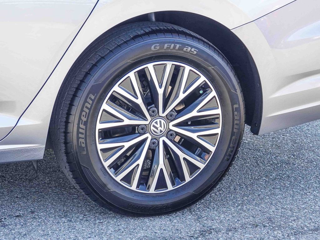 Thumbnail: 2021 Volkswagen Jetta - 21