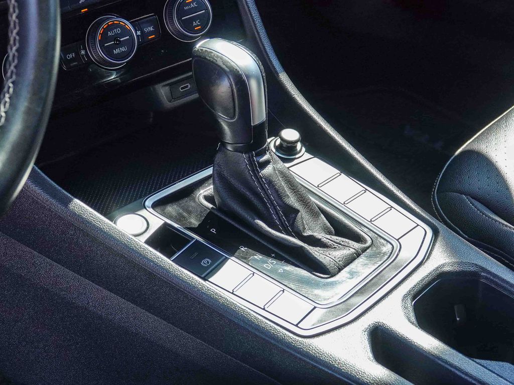 Thumbnail: 2021 Volkswagen Jetta - 13