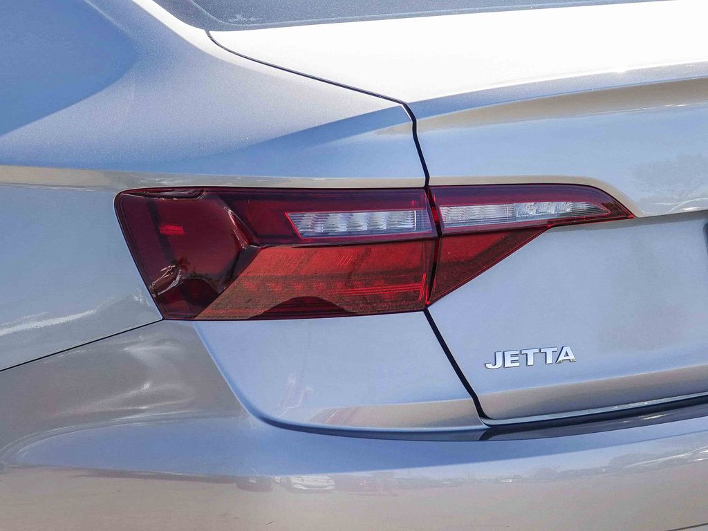 Thumbnail: 2021 Volkswagen Jetta - 19