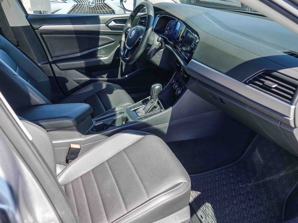 Thumbnail: 2021 Volkswagen Jetta - 9