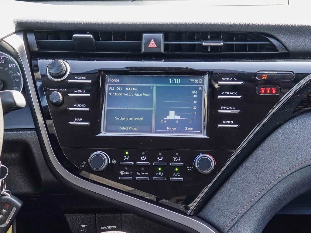 Thumbnail: 2019 Toyota Camry - 12