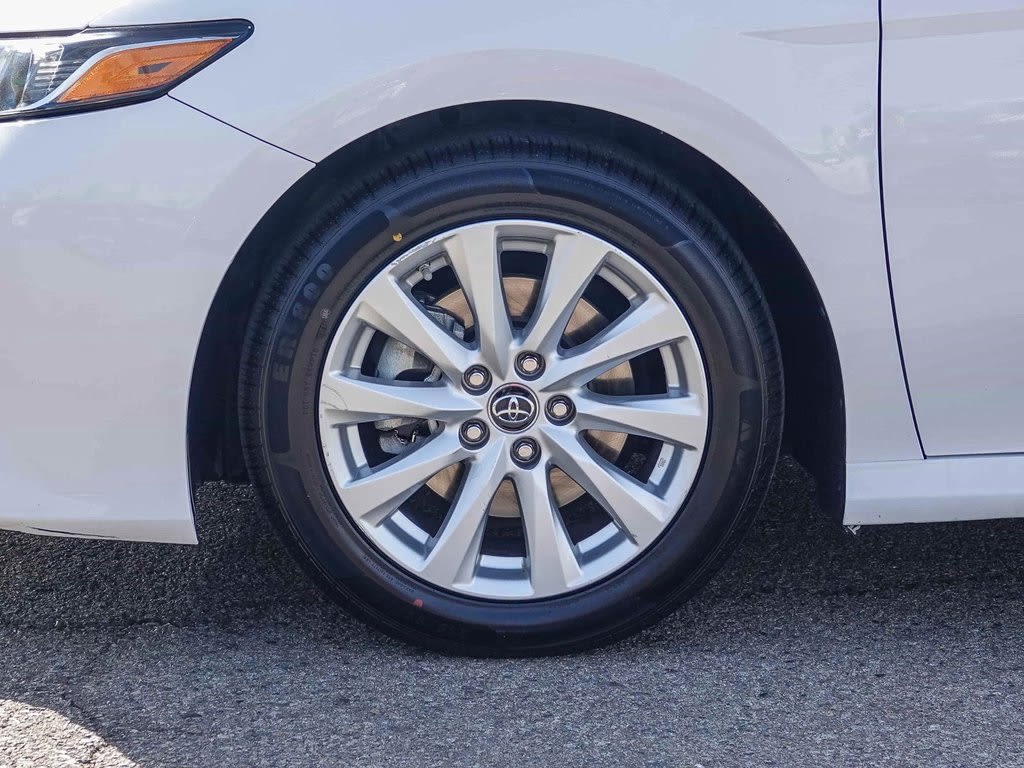 Thumbnail: 2019 Toyota Camry - 21